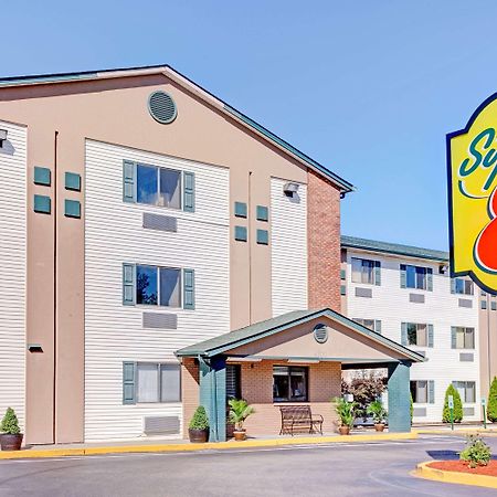 Super 8 By Wyndham Louisville Airport Екстер'єр фото